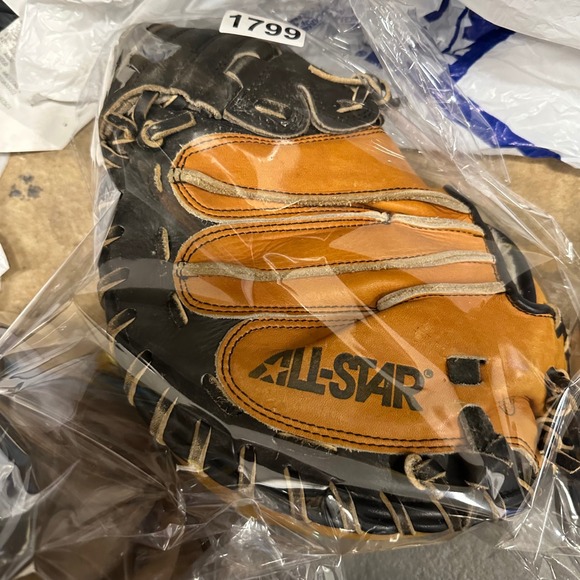 All Star Young Pro Series CM1010BT Catcher's Mitt Baseball Glove - Picture 5 of 5